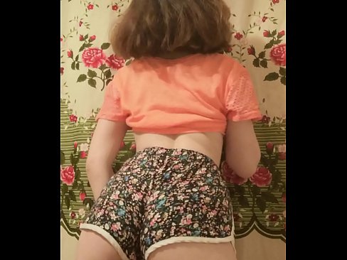 ❤️ Szexi fiatal csaj vetkőzteti le a rövidnadrágját a kamera előtt. ❤️ Sex video at hu.filmexxx18.ru ❌